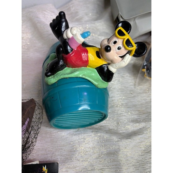 Mickey Mouse collectible set - Picture 8 of 8